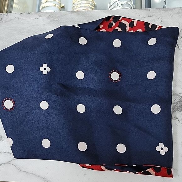 Authentic Louis Vuitton Animal Print Polka-dot Snood Infiniti Scarf - Picture 2 of 4